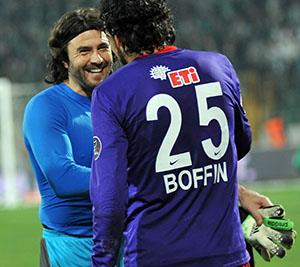 Freyde tebrik etti