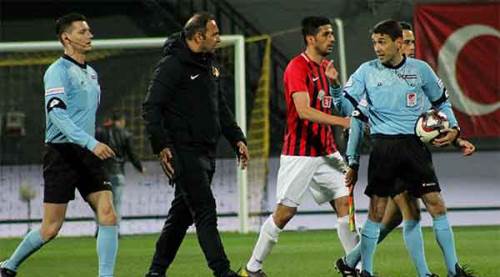 Fuat Çapa'dan maç sonunda olay sözler!