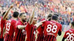 Fuat Çapa'ya armağan ettiler