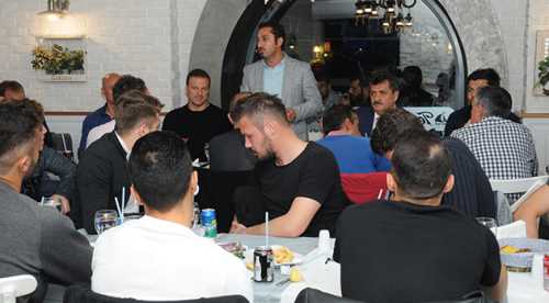 Futbolculara moral yemeği