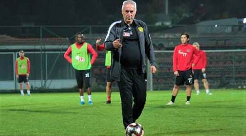 Futbolcuların protestosuna Coşkun Hoca ne dedi?
