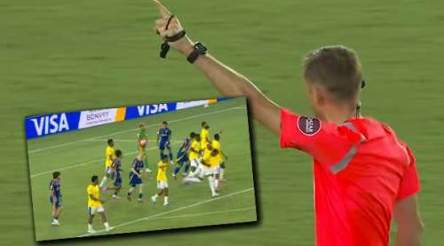 Futboldaki yeni kural ilk kez uygulandı