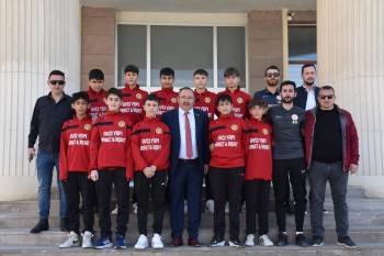 Futsal Yıldızlar Takımı’Ndan Nağmalup Şampiyon Oldu
