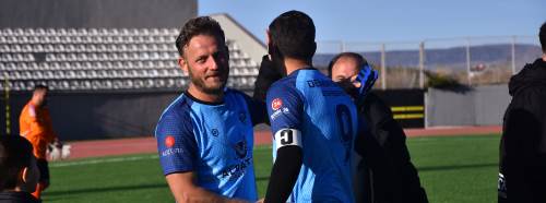 Galibiyeti beraber kutladılar