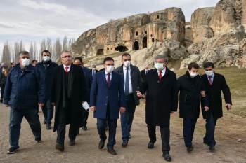 Gazeteciler 3 Bin Yıllık Tarihe Sahip Ayazini Köyünü Gezdi
