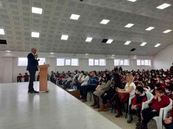 Gazi İsmail Kumartaşlı Öğrencilerle Buluştu
