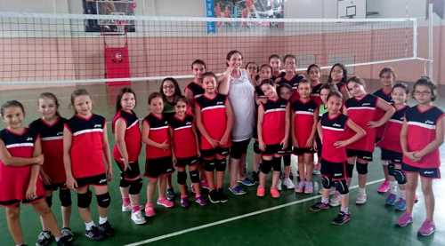 Gebeliğinin son günlerinde bile takımın başında