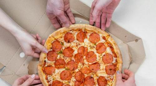 Gece Acıkmanızın Sebebi Bu Olabilir! Uzmanlara Göre Gece Yeme İsteğinin 7 Gizli Nedeni