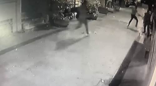 Gece kulübünde bakma kavgası: Defalarca bıçakladı!