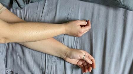 Gece Uykudan Uyandıran El Uyuşması Ne Anlama Gelir? Masum Bir Durum mu, Yoksa Hastalık Habercisi mi?