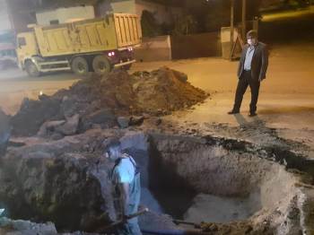 Gece Yarısı Su Arızası İçin Seferber Oldular
