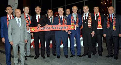 GECEDEN 300 BİN TL ÇIKTI