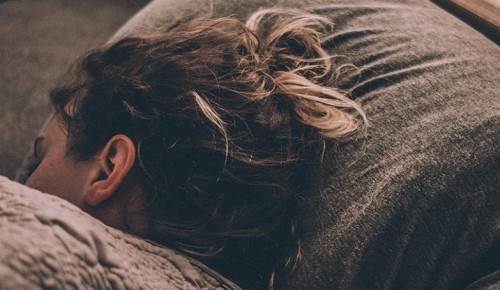 Geceleri geç yatmak kilo alımını tetikliyor mu?