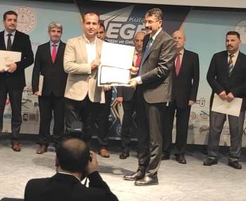 Gediz Altınkent Ortaokulu’Na Altın Rozet
