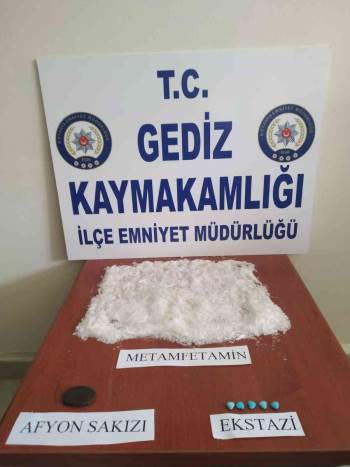 Gediz’De Durdurulan Araçta Uyuşturucu Ele Geçirildi
