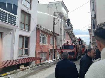 Gediz’De Ev Yangını
