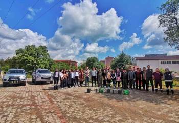 Gediz’De Gençler 320 Fidanı Toprakla Buluşturdu

