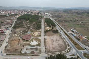Gediz’De Gençlik Merkezi Ve Tenis Kortu İnşaatları Başladı
