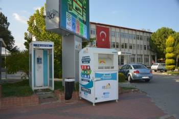 Gediz’De Giysi Kumbaraları Hizmete Girdi
