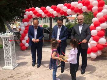 Gediz’De Hayır Çarşısı Kuruldu
