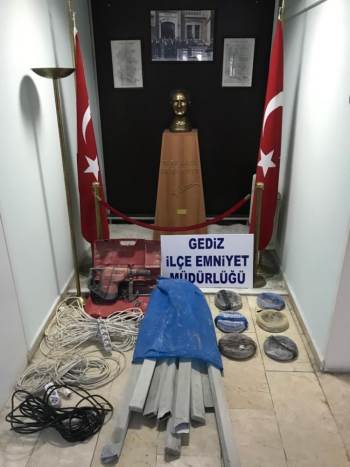 Gediz’De İnşaat Malzemesi Çalan Şahıs Gözaltına Alındı
