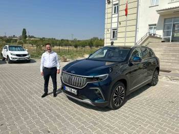 Gediz’De Kaymakam Hakan Alkan Togg İle Deneme Sürüşü Gerçekleştirdi
