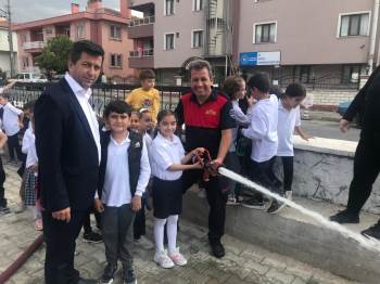Gediz’De Öğrencilerden İtfaiye Müdürlüğü’Nde
