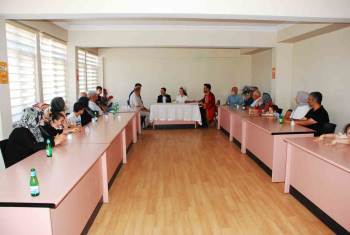 Gediz’De Özel Öğrenciler Öğretmenlerini Mutlu Gününde Yalnız Bırakmadılar
