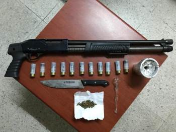 Gediz’De Polisten Kaçan Araçta Uyuşturucu Bulundu
