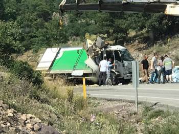 Gediz’De Trafik Kazası: 2 Yaralı
