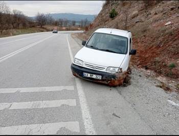 Gediz’De Trafik Kazasında Yaşlı Karı Koca Yaralandı

