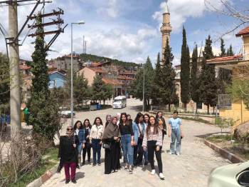 Gediz’De Üniversite Öğrencilerinden “Her Gün 10 Adım” Projesi
