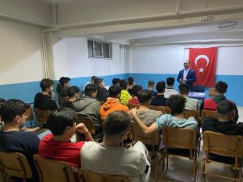 Gediz’De Üniversite Öğrencilerine Bilet Desteği
