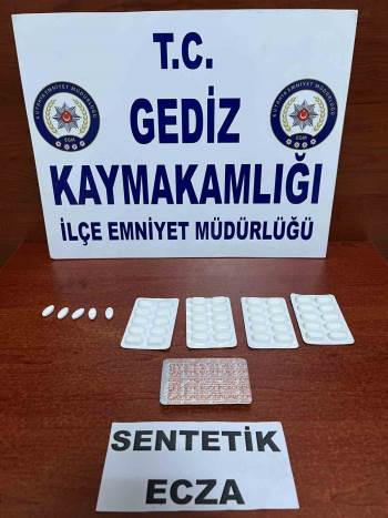 Gediz’De Yapılan Operasyonda Uyuşturucu Satıcısı Gözaltına Alındı
