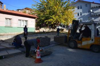 Gediz’De Yol Çalışmaları
