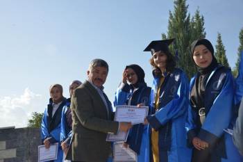 Gediz’De Yüksekokullarda Mezuniyet Heyecanı
