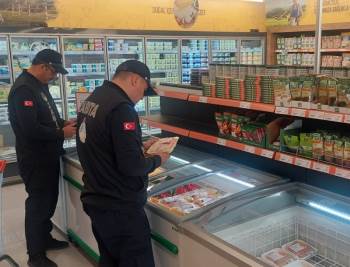Gediz’De Zincir Marketlerde Denetimler Gerçekleştirildi

