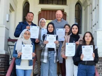 Gediz Evliya Çelebi Anadolu Lisesi  Belçika’Da Kütahya’Yı Tanıttı
