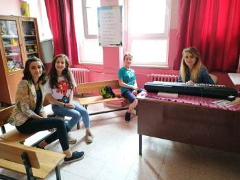 Gedizli 7 Öğrenci, Ahmet Yakupoğlu Güzel Sanatlar Lisesi’Nde
