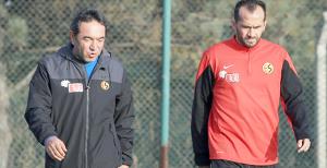 Gekas ayrı çalıştı