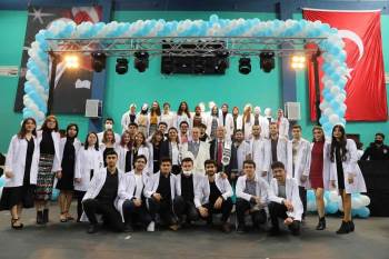 Geleceğin Diş Hekimleri Beyaz Önlüklerini Giydi
