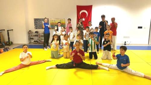 Geleceğin karatecileri yetişiyor