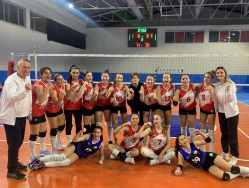Geleceğin voleybolcuları yetişiyor