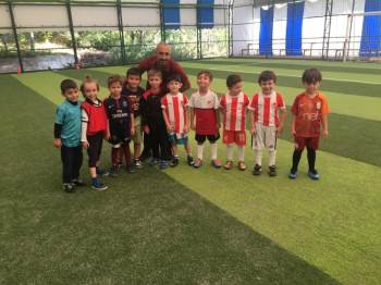 Geleceğin Yıldızları Yetişiyor
