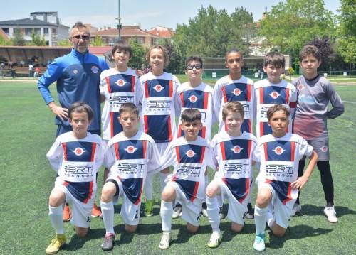 Gelecek onlardan umutlu