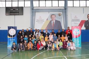 Geleneksel Çocuk Oyunları Şenliği Başladı
