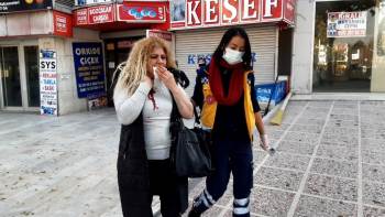 Genç Kadın Kocasının Makaslı Saldırısı Sonrası Kanlar İçinde Kaldı
