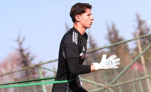 Genç kaleci çok iyi çalışıyor