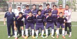 Genç lokomotif engelleri aşıyor