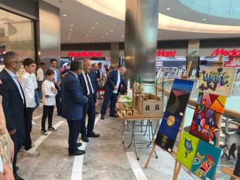 Genç Ressamlar Sergi Açtı
